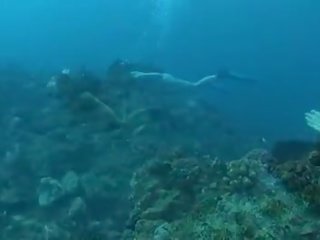 Underwater bayan