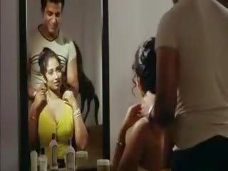 Індійська красуня актриса купання в еротика mallu кіно